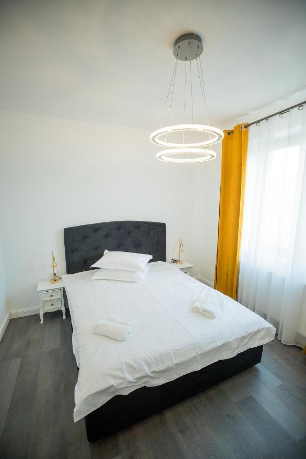 Central Nest Turda Luaran gambar