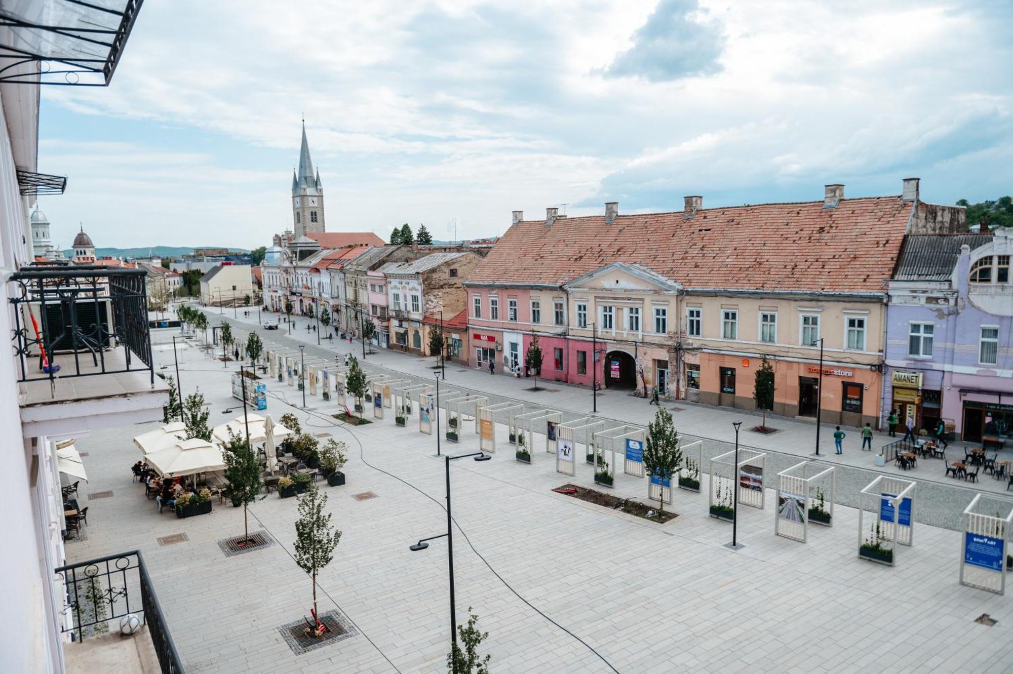 Central Nest Turda Luaran gambar