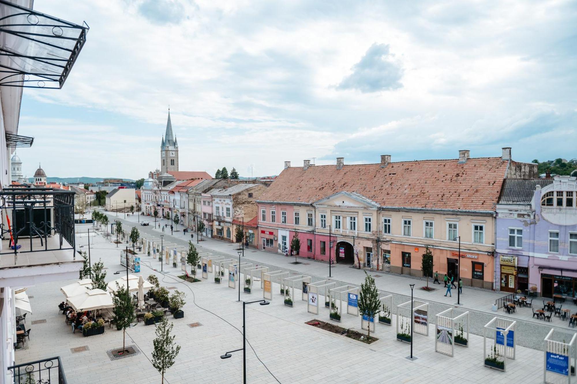 Central Nest Turda Luaran gambar